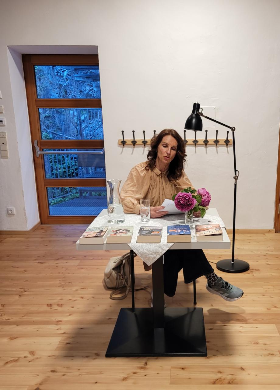 Anja Jonuleit liest aus Kaiserwald