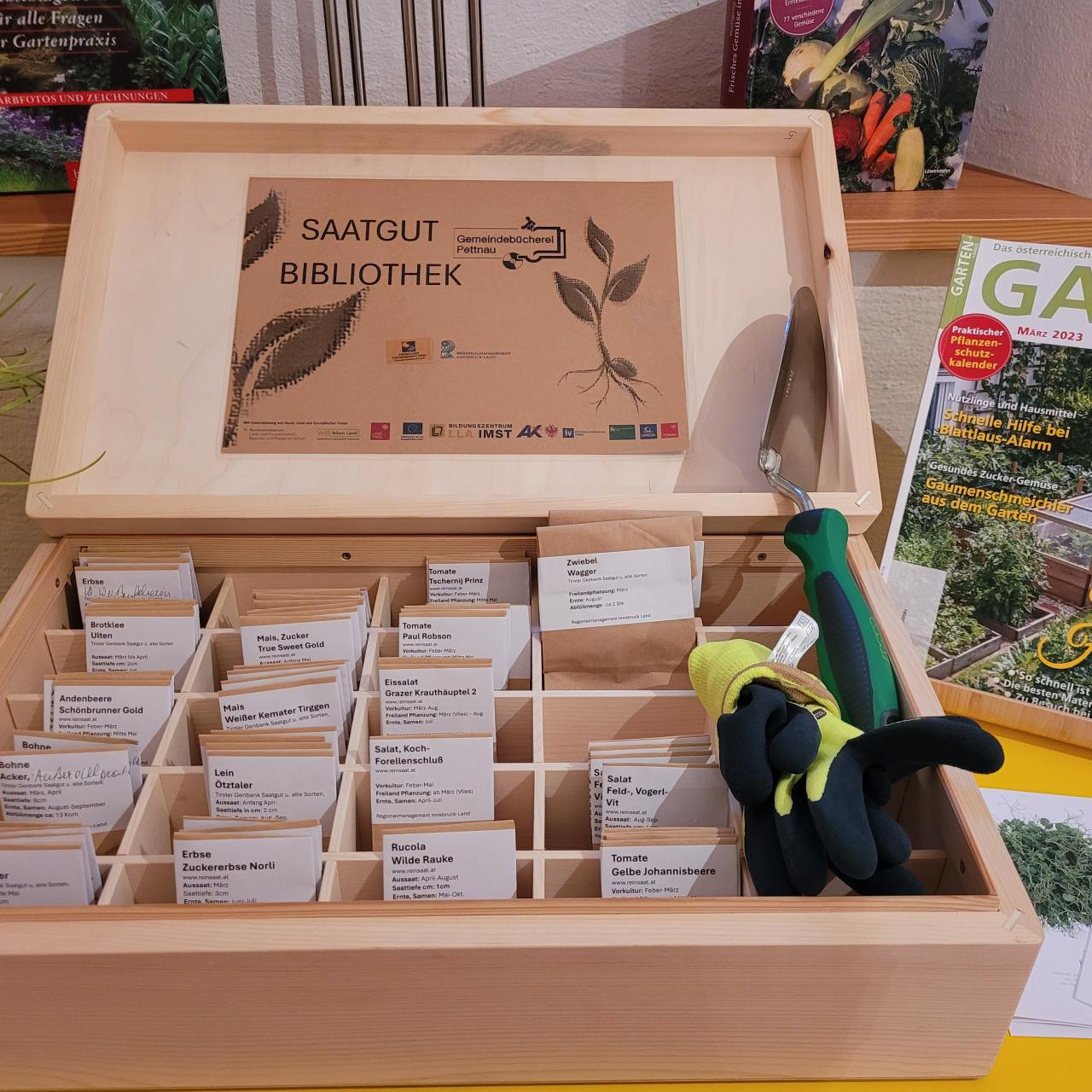 Holzkasten mit Saatgut