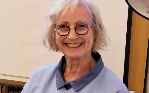 Autorin "Gibt's da noch was zu lachen? Politische Witze aus Putins Russland"